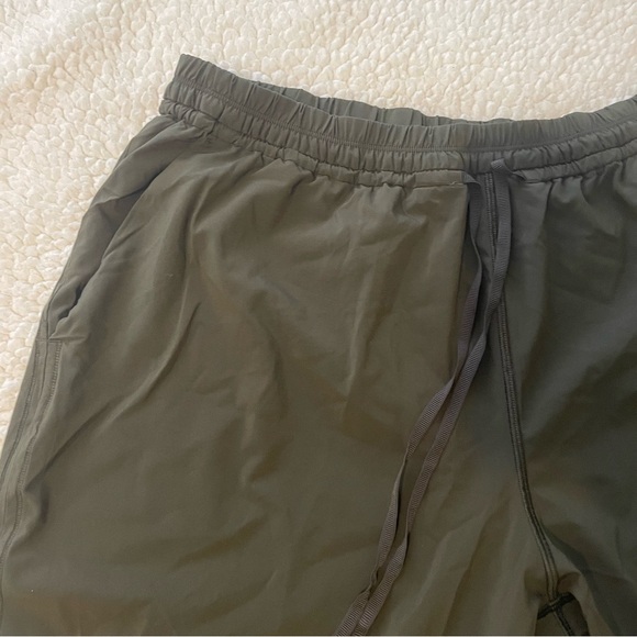 Lululemon Keep It Classic Crop Olive Green Pants size 12 - Picture 6 of 8